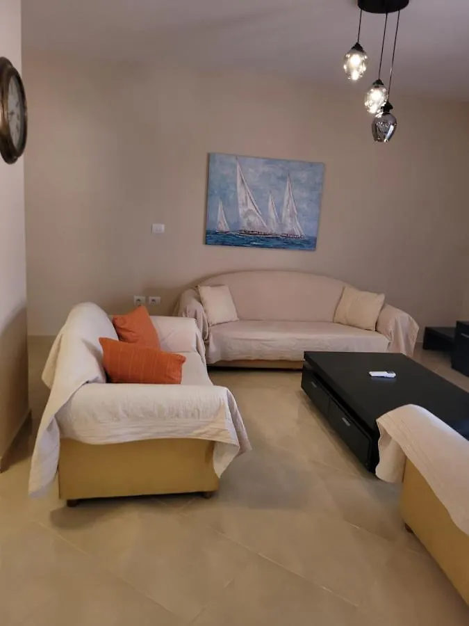 Marina Apartment Sarande 0*,